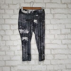 Reebok gray and black printed leggings